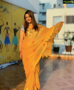 Shruti Sodhi Instagram - Happy Basant panchmi 🌻 Wishing knowledge, music, art and wisdom in all of our lives #saraswatipuja #arrivalofspring #basantpanchmi #shrutisodhi #movielook #maranamrudangam