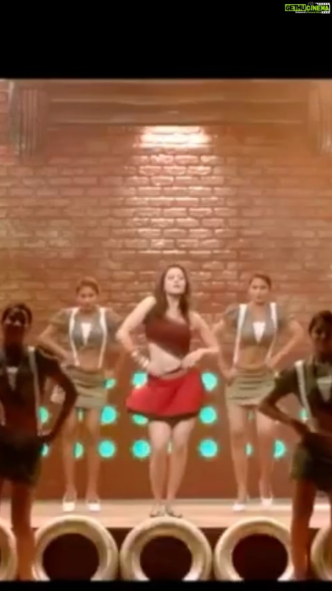 Shruti Sodhi Instagram - When you miss out on a #throwbackthursday ..Do a #throwbackweekend instead😄❤️💃🏻#shrutisodhi #telugumovie #supreme #telugusongs #taxiwala