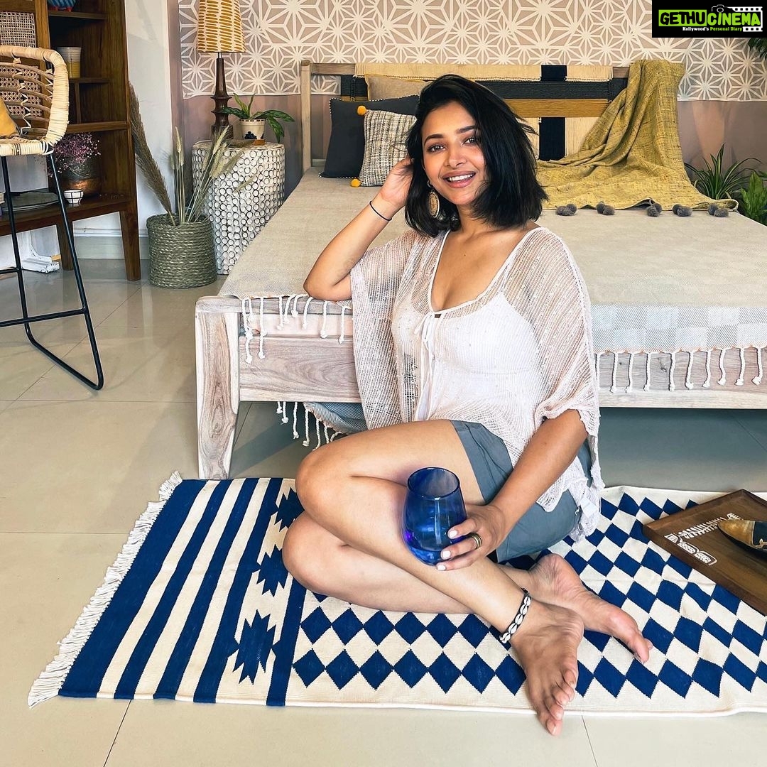 Shweta Basu Prasad Instagram - • Bohemain bedroom • . . Corner curated at @freedomtreehome Mahalaxmi store, Mumbai Interior stylist: @shwetabasuprasad11 Photographer: @deepika_ajwani Managed by: @thesocialwolfie . . @interiorsbyshwetabasuprasad You space, your personality! . #interiordesign #freedomtreehomestore #interiorsbyshwetabasuprasad #interiorstyling Freedom Tree Homestore