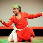 Shweta Basu Prasad Instagram - Padm Vibhushan Pandit Birju Maharaj Kathak virtuoso 4 February 1938 - 17 January 2022 नमन . . I met Maharaj ji in 2011, interviewing him for my documentary film Roots about classical music and classical dance. I remember him as a gentle soul, bright eyes, childlike energy and a beautiful smile. I met him many more times after that and had wonderful conversations. . I have had the good fortune to watch him perform live. At Shanmukhanand Hall, NCPA and Jan Fest St. Xavier’s college. I remember one particular performance of his, where he matched the beat to the tune of a telephone instead of tabla and all of us in the audience watched him in awe! . He comes from a legendary family of Kathak dancers- Shambhu Maharaj and Lachhu Maharaj are his uncles. Lachchu Maharaj ji choreographed in the movies Mughal-e-Azam and Pakeeza. Pandit Birju Maharaj too, like his uncle choreographed for Hindi films like Shatranj ke khiladi by Satyajit Ray, Yash Chopra’s Dil Toh Pagal Hai and Devdas and Bajirao Mastaani by Sanjay Leela Bhansali. . End of an era. Have a peaceful journey ahead Maharaj ji, you’ll be missed ❤️ #panditbirjumaharaj