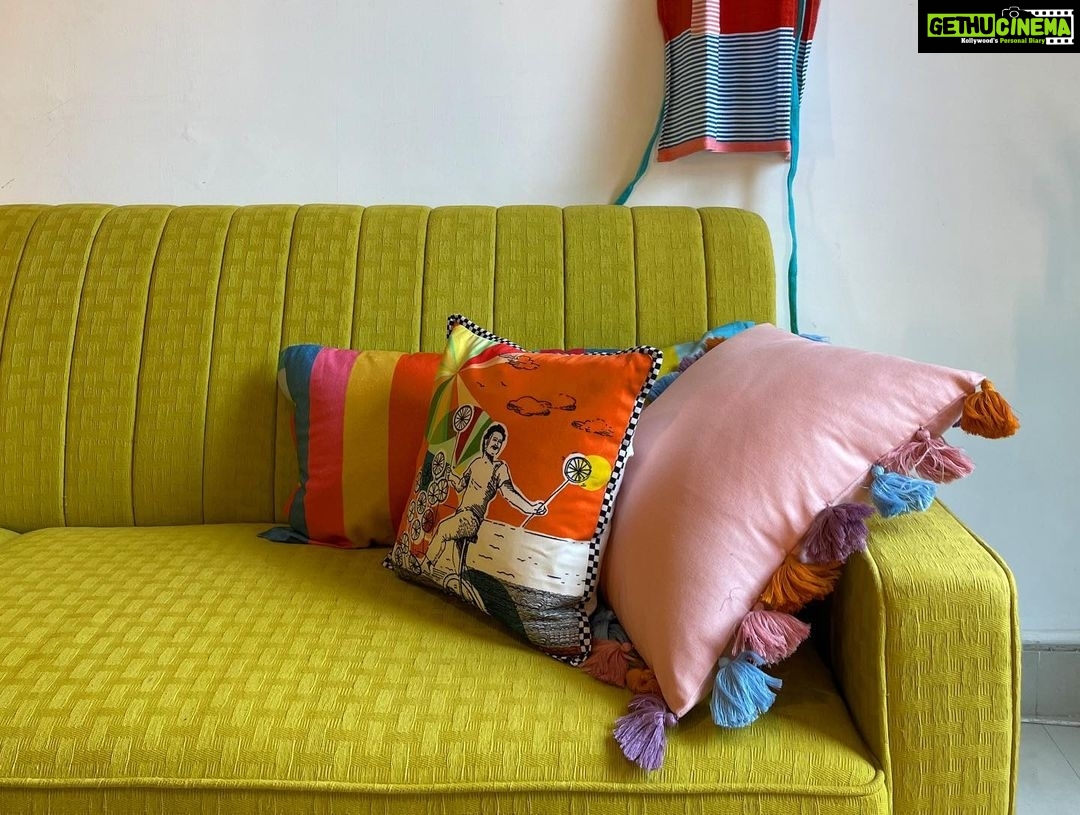 Shweta Basu Prasad Instagram - • Eclectic living room • . . Corner curated at @freedomtreehome Mahalaxmi store, Mumbai Interior stylist: @shwetabasuprasad11 Photographer: @deepika_ajwani Managed by: @thesocialwolfie . . @interiorsbyshwetabasuprasad You space, your personality! . #interiordesign #freedomtreehomestore #interiorsbyshwetabasuprasad #interiorstyling Freedom Tree Homestore