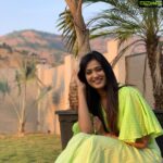 Shweta Tiwari Instagram – 🍃🍃🍃

Outfit @meghmalhaar_
Styled by @stylingbyvictor @sohail__mughal___

@options_travel 
@zuperstays