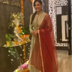 Shweta Tiwari Instagram - Happy Diwali to you All 💥💥💥 Dress @ambraee_