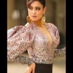 Shweta Tiwari Instagram - Live your Life! Outfit @rudrakshdwivedi Styled by @stylingbyvictor @sohail__mughal___ Earrings @ebinajewel Makeup @durgedeepak76 Clicked by @amitkhannaphotography