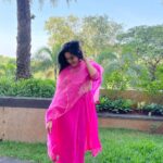 Shweta Tiwari Instagram - Outfit @labelkanupriya Styled by @stylingbyvictor @sohail__mughal___