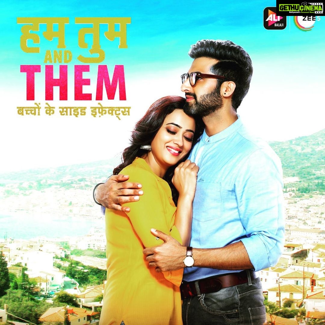Shweta Tiwari Instagram - Jab pyaar karta hai buffer kyuki kids make you suffer. #HumTumAndThem, starring @akshay0beroi and me . Trailer streaming tomorrow at 5pm. #ALTBalajiOriginal #AZEE5Original @ektaravikapoor@zee5premium @bhavin_333 @thegautamahuja25 @actortrupti @aashikabhatia @sara__gesawat_ @mansimultani @manjitsachdev @mishrkeshi @deeyasingh1 @sahir_raza @deeyasingh1 @djsacreativeunit @preetimamgain @anandradhika66