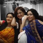 Shweta Tiwari Instagram – Mad Girls at 3 in the morning 😂 #ganpatibappamorya @ratipandey @vaishnavidhanraj ❤️❤️❤️