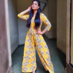 Shweta Tiwari Instagram - Fernweh🙏🏼 Styled by @ruchika_jalan Assisted by @ankita_surana_ Outfit by @narayani_adukia Earrings by @narayani_adukia