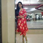 Shweta Tiwari Instagram – Happiness is an inside job ❤️ Style by @ruchika_jalan 
Assisted by @ankita_surana_ & @aash_hashmi 
Outfit by @narayani_adukia