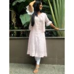 Shweta Tiwari Instagram - I love to travel✈️ .... Styledby : @stylebysugandhasood Outfitby: @jharonka Assistedby: @fashion_journal_2 @shubhgaikwad17
