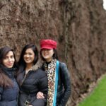 Shweta Tiwari Instagram – These people are amazingly beautiful not because of how they look; they are beautiful because of who they are..!!! #beautifulsouls #uk #buckinghampalace  #nanhayatri @yasmin8388 @sarahzhangstirling Its high time Now Azmat should  come on Instagram 😊