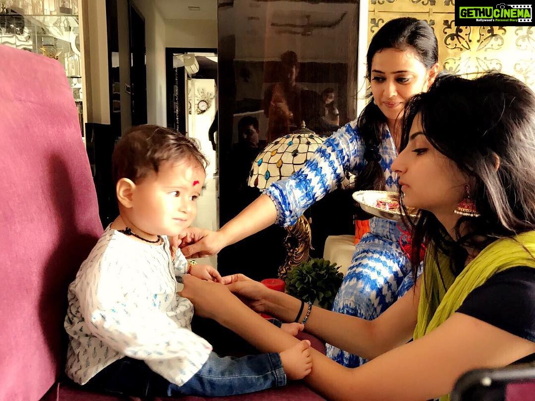 Shweta Tiwari Instagram - After 16 years of falsely claiming my brothers, my daughter finally has her own little bodyguard, who loves her infinitely. Their bond is inexplicable in its own beautiful, delicate way. Seeing them love each other and grow fond of each other with every passing hour is a true boon, that I'm eternally grateful for. To every Lavu out there and her Reyansh, a very happy Rakahabandhan . (I know I'm awfully late, but I'm a greedy mother who can't get enough of her children) @palaktiwarii @abhinav.kohli024