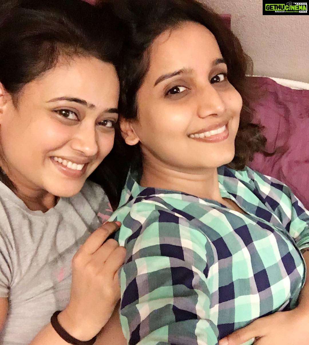 Shweta Tiwari Instagram - Having those weird conversations with your friend and thinking if someone heard us we would be put in a Mental Hospital 👻