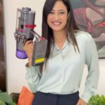 Shweta Tiwari Instagram - Cleaning day with my baby 🥰 Good day spent taking up the Dyson Dust Challenge, and there’s no going back to mopping sweeping now I approve and so does Reyansh It’s fun, efficient and so easy to use @dyson_india #DysonIndia#DysonDustChallenge#dysonHome#gifted