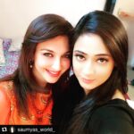 Shweta Tiwari Instagram - With the prettiest ..😍❤️ #Repost @saumyas_world_ with @repostapp. ・・・ With the very lovely Shweta, my neighbour shooting star...enjoying small breaks in between.