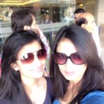 Shweta Tiwari Instagram – 😎 #throwback #shwetatiwari #palaktiwari #nofilter #dubai @palak.tiwari8