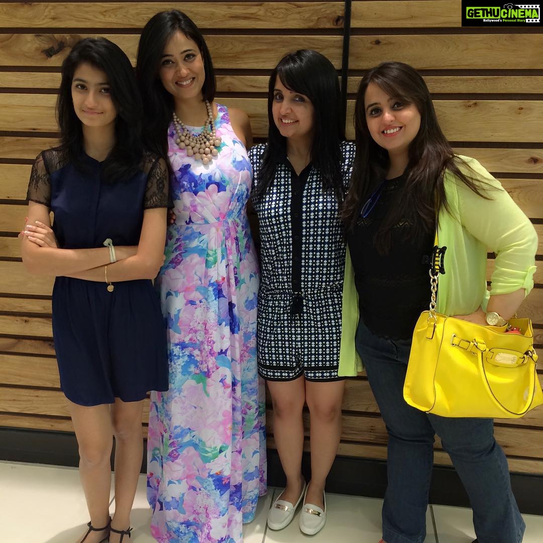 Shweta Tiwari Instagram - 👭👭 shopping time....!!!!