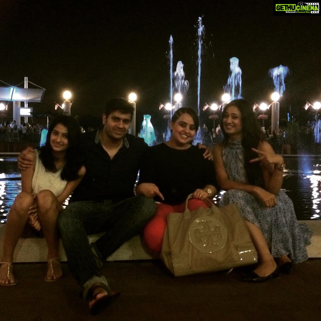 Shweta Tiwari Instagram - 😍#WashingtonDC #shwetatiwari #palaktiwari #priyanka #anuj