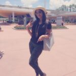 Shweta Tiwari Instagram - Disneyworld day 2🙌🏽💗 #shwetatiwari #orlando #disneyworldorlando