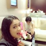 Shweta Tiwari Instagram - Busy daughter aur bhukad maa 👭💁🏼#abudhabi #palaktiwari #shwetatiwari