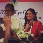 Shweta Tiwari Instagram – Hum Do Humhara ek show… Hehehe (ufffff shweta… Kitna bura caption) 😜 #shwetatiwari #amitabhbacchan #vissioneyecarecentre#LenseX #showhost