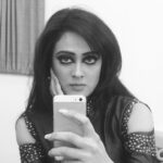 Shweta Tiwari Instagram – I look psycho…😁#shwetatiwari#getup#bts#scare