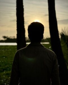 Silambarasan Instagram - Always remember, there's a bright shining light even after the darkest nights. 
Thank you GOD. #Nandriiraivaa
#SilambarasanTR 
#Atman
#VTKSecondScheduleStarts #STR