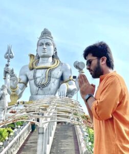 Silambarasan Instagram - Nandri Iraiva 🙏🏻

#omnamahshivaya 
#atman #silambarasantr