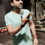 Silambarasan Instagram - 🤬He is such a pain! But, then again, whatever it takes🔥🤙🏼! @sandeep_deep #nopainnogain #gymtime 💪🏼 #atman #silambarasantr