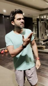 Silambarasan Instagram - 🤬He is such a pain! But, then again, whatever it takes🔥🤙🏼! @sandeep_deep 
#nopainnogain #gymtime 💪🏼

#atman 
#silambarasantr
