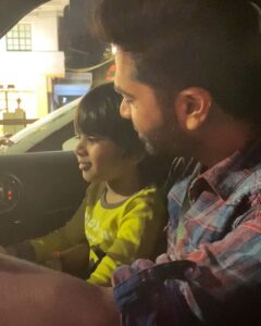 Silambarasan Instagram - Family Love #JasonAbi @elakkiya_tr #Atman #SpreadLove #SpreadPositivity #SilambarasanTR