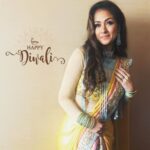 Simran Instagram – May the season’s splendor fill your house with delight. Wishing you all a very happy, safe, and blessed #Diwali!

#Diwali2021 #HappyDiwali #happydiwali2021