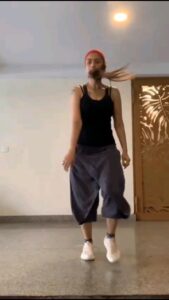 Simran Instagram - Some moves to get rid of your #MidWeek blues
