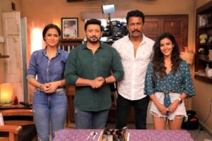 Simran Instagram - Wishing the multi-talented @thondankani a very happy birthday!! 🥳 Really happy to be working alongside you in #Andhagan. Hoping to learn many things from you. 🤞🏻 God Bless and have a wonderful life ahead. 🤩

#HBDSamuthirakani @priyawajanand @actorprashanth