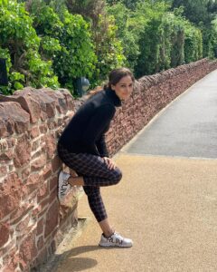 Simran Instagram - When you realize there are two days left for the weekend 😌
#ThursdayThoughts #ThursdayMood #ThursdayFeel