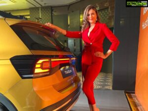 Simran Kaur Mundi Instagram - It was refreshing to experience the Bold Taigun.
It is definitely an eye-catcher. The subtle yet classy look did it for me.

#Volkswagen #VolkswagenIndia #HustleModeOn #Taigun