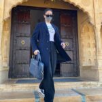 Simran Kaur Mundi Instagram - Not sure if i am here for #work ? Or for #leisure 🤔 . . . #holiday #work #overcoat #jordans #crimson #jordan1 #rajasthan #sleek #sleekbun