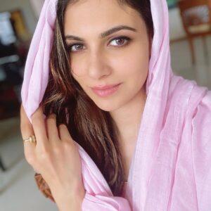 Simran Kaur Mundi Instagram - Aaj kuch alag hai andaaz🌸
.
.
#dupatta #desi #tb #positivevibes