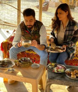 Simran Kaur Mundi Instagram - On @gurickkmaan’s Birthday ik honhaar patni da kartavya nibhande rotiyan parosde hoye😇, wishing you a life full of health and happiness❤️ may you keep eating mere hathaan da diet khaana with the same enthusiasm as you are eating this dal bhaati churma😜 #HappyBirthday #Love ❤️🤗😘