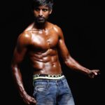 Sivakarthikeyan Instagram – Here is our @soorimuthuchamy #SixPackSoori 🔥👍8 months of hard work..Extremely Happy to share tis pic here👍😊Mathssssssss #Aasaramarakaaya 👌