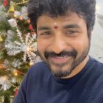 Sivakarthikeyan Instagram - Happy New Year 2022 ❤️🤗👍