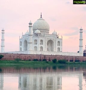 Sivakarthikeyan Instagram - No wonder it’s a world wonder 🙏👍
#MESMERIZED ❤️❤️ #TajMahal