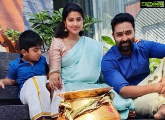 Sneha Instagram - இனிய பொங்கல் வாழ்த்துகள் 🥰🥰