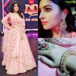Sneha Instagram - Floral n pink alwaz my favourite @geetuhautecouture U r the best,love u😘 n @jcsjewelcreations thanq fr this beautiful jewellery.