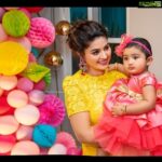 Sneha Instagram – Aadyanthaa….. #1stbirthday #mylove #myworld #mylittleprincess 

Dress @geetuhautecouture
Photography @shadowsphotographyy
Decor @the.event.tale