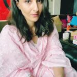 Soha Ali Khan Instagram - From working tirelessly every single day, suffocating in those PPEs for as long as 12 hours, to staying away from their families out of fear of infecting them, the NURSES are fighting the pandemic battle on our behalf as we stay safe at home. They are not just our WARRIORS, but are also truly ANGELS. Join hands with me in recognising, appreciating and thanking them through this COVID Warrior Upskilling Initiative from Impact Guru Foundation in partnership with Apollo Hospitals Group. With this program, our nurses can learn and earn more, be more empowered in their careers and also inspire others to join the nursing profession. Please find the fundraiser link here: impactguru.com/s/support-a-nurse This is our opportunity to give back to the healthcare community and #NurseTheirFuture. No amount is small, every gesture counts! Please support in whatever way you can. @impactguru