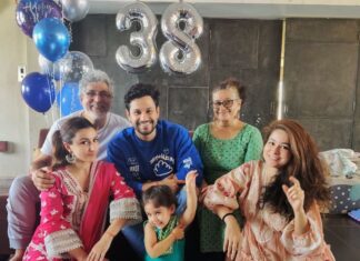 Soha Ali Khan Instagram - Posed, unposed, reposed and exposed! Birthdays with @kunalkemmu