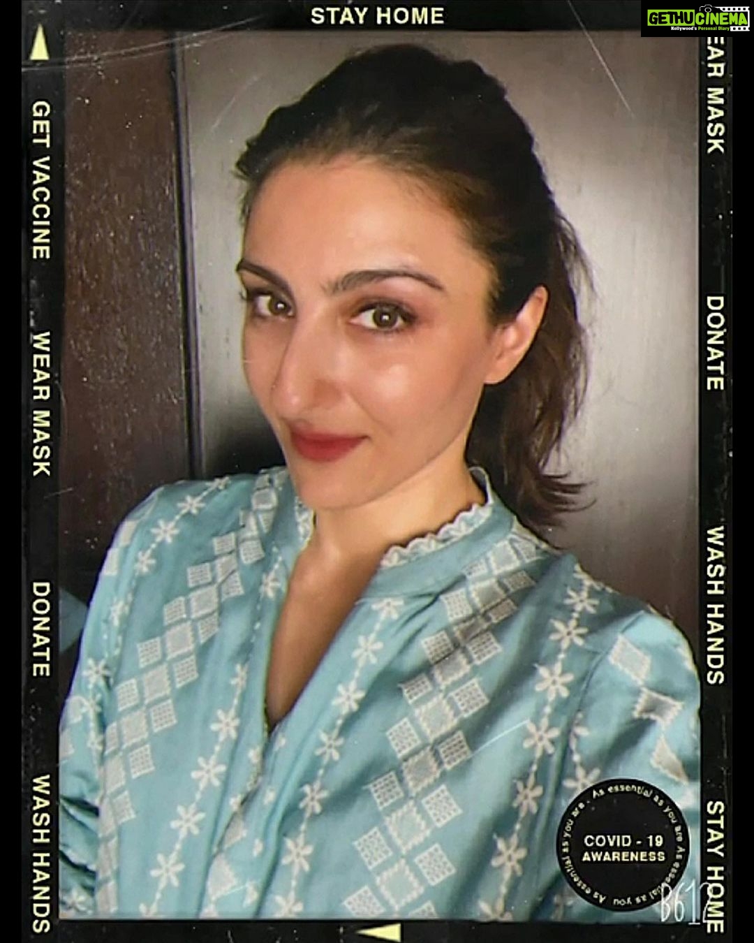 Soha Ali Khan Instagram - I support #IndiaFightsCorona by taking the necessary steps of - 1. Staying Home 2. Sanitizing 3. Wearing mask 4. Donating 5. Getting vaccinated I am doing my part, I urge you all to do the same. I further nominate @ninnatheninja and @anyasinghofficial to join this challenge by @b612.india #B612 #B612India #PreventCovid19