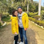 Soha Ali Khan Instagram – Yellow! 👋 @kunalkemmu