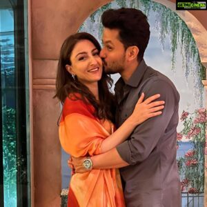 Soha Ali Khan Instagram - To new beginnings ❤️ #happynewyear #2022 Be kind